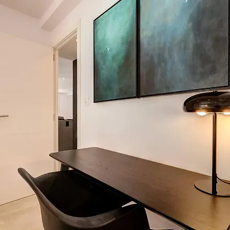 Lejlighed 022 Stylish & Modern Apt, Near