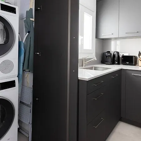 شقة 022 Stylish & Modern Apt, Near *