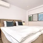 022 Stylish & Modern Apt, Near * Fuengirola