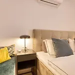 Appartamento 022 Stylish & Modern Apt, Near Fuengirola