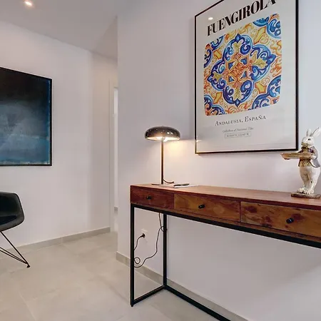 Apartamento 022 Stylish & Modern Apt, Near