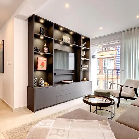 아파트 022 Stylish & Modern Apt, Near 푸엔히롤라